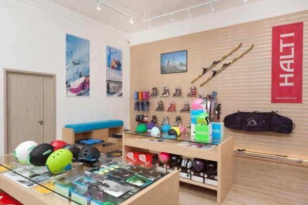 PLAY Store有售最新的滑雪服、裝備及其他配備 (圖：321PLAY)