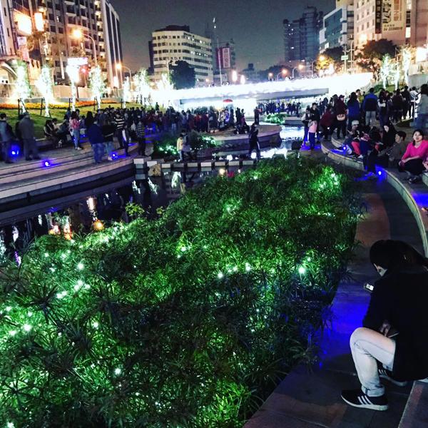 台中版清溪川！柳川藍帶水岸 入夜變藍燈多瑙河