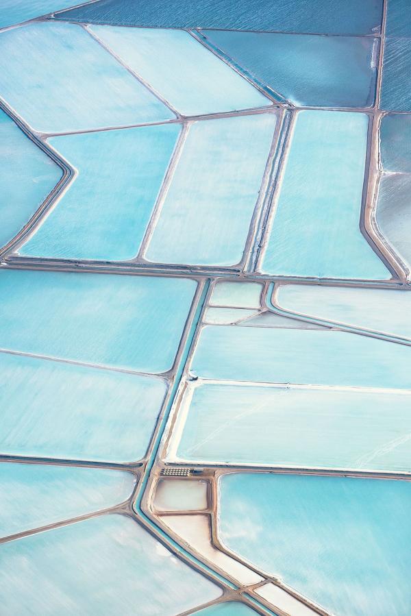 高空拍西澳粉藍鹽田 俯瞰鯊魚灣一片蔚藍