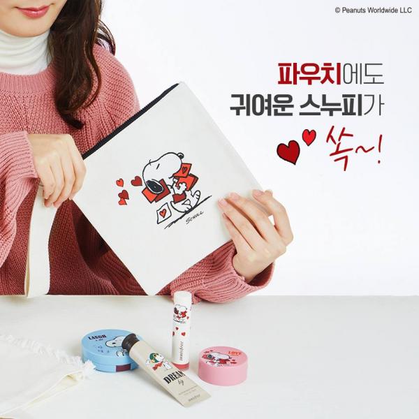 消費買滿3萬won可以得到Snoopy小袋，數量有限，送完即止。
