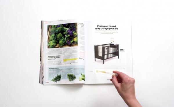 瑞典女性雜誌 Amelia magazine 最近刊登的 IKEA 廣告成為熱話，全因這頁廣告可用來驗孕，在「Peeing on this ad」標題的下方列明使用方法，先將尿液樣本放在標記區域上，再