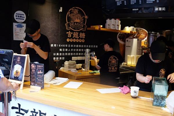 被喻為老虎堂最強對手 台北排隊手搖飲料旗艦店