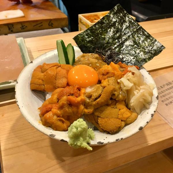 一次過吃5種海膽 日本築地虎杖五色海膽丼