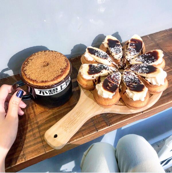不想上班只好喝拿鐵 台北超厭世上班族熱棒Cafe