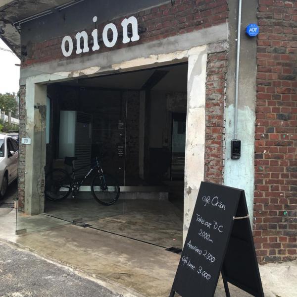 人氣工業廢墟風格Cafe 首爾聖水洞Cafe Onion