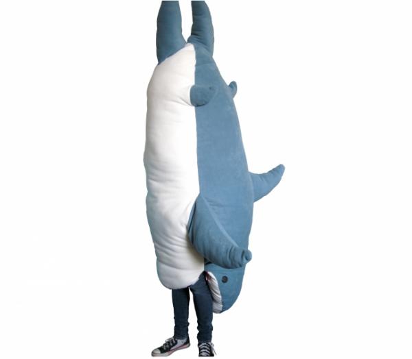 要被吃掉了！ 日本超治癒巨型鯊魚睡袋