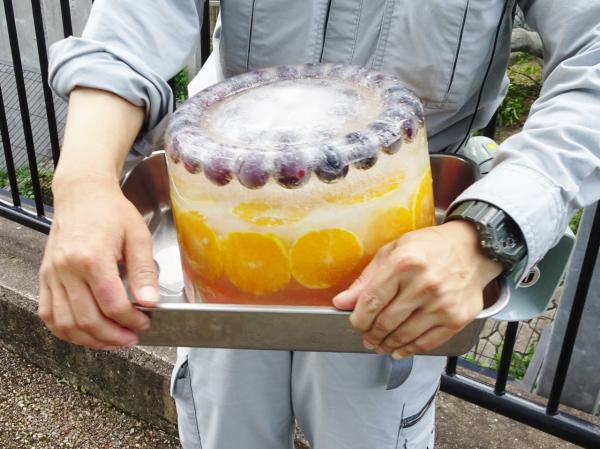 動物們的夏日福利 日本動物園送上水果冰消暑降溫
