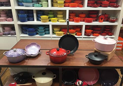 沖繩景點ASHIBINAA OUTLET有超多人氣品牌同美食店進駐，啱哂鐘意嘅你