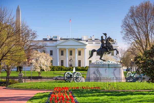 華盛頓很多建築都擁有獨特的文化歷史，而美國總統居住和辦公地點 的白宮絕對是代表之一。