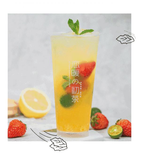  水果茶的顏色很鮮豔奪目，青森果茶有四款水果：金桔、檸檬、士多啤梨、柚子，清新消暑共渡甜蜜夏天。