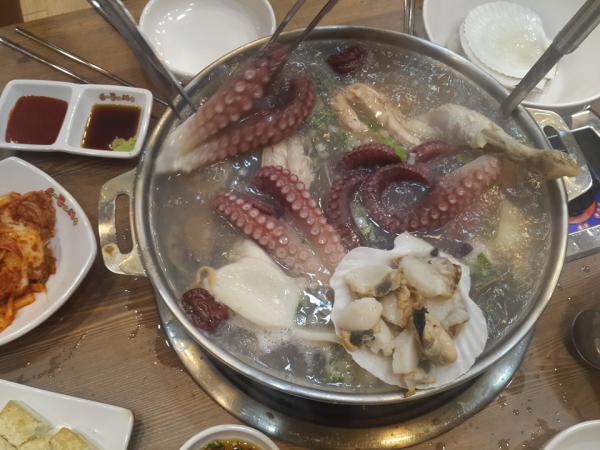首爾新鮮八爪魚海天湯