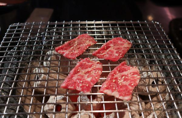 台北米芝蓮星級店大腕燒肉！ 和牛入口即溶超juicy！
