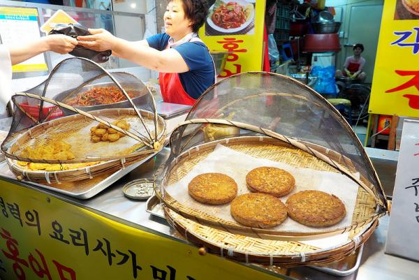 平價地道傳統市場！首爾望遠市場 傳統煎餅