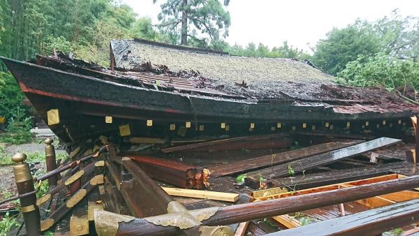 強颱「飛燕」襲日本釀嚴重破壞 京都神社建築倒塌、機場斷橋或須半年修復