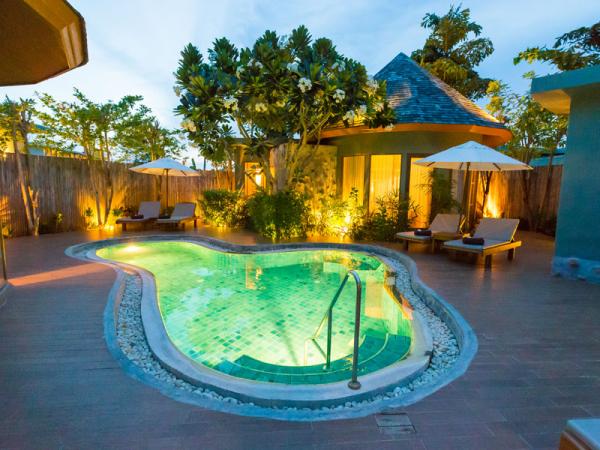 如果一班朋友或一家大細去的話建議選擇入住Privat Pool Villa，有更高的私隱度之餘更可以在房間自帶私人泳池裡盡情嬉水。