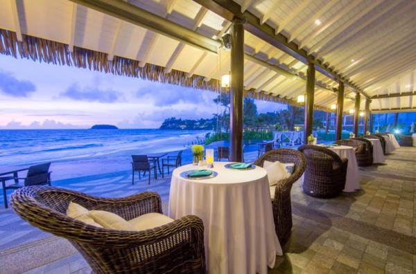 酒店望海的座向令內部每一個角落都可以飽覽海景，而望住絕美海景用餐尤其寫意浪漫，去布吉的旅人不要錯過這間酒店啦！
