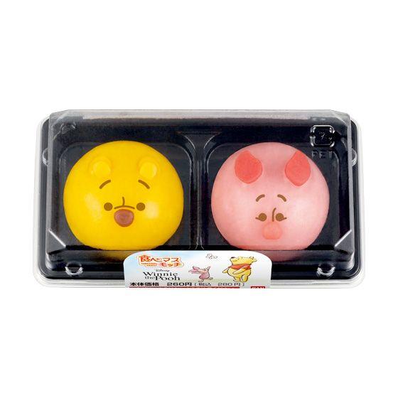 為配合電影《維尼與我》於日本上映，日本玩具商與便利店合作推出小熊維尼及小豬造型和菓子，而且有多款不同表情，簡直可愛到唔捨得食呀！