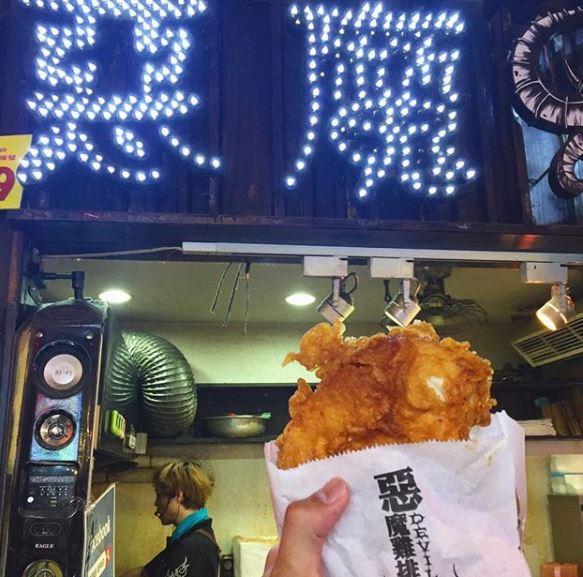 台灣有不少人氣炸雞排店，而芸芸食店當中，出名足料厚切多汁的惡魔雞排就成功跑出成為夜市人氣小食，在台中及台北的人氣夜市中都可以找到它的蹤影。