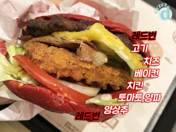 視覺衝擊火紅色漢堡！韓國快餐店萬聖節限定產品