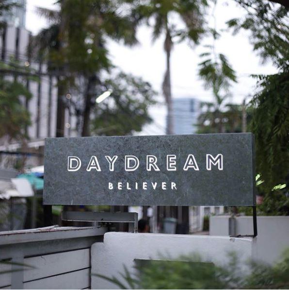 曼谷cafe Daydream Believer 半透明玻璃屋+小清新花草主題