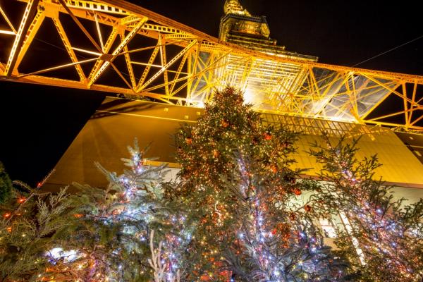 東京鐵塔冬季燈光投影表演 11米高巨型聖誕樹+飄雪燈飾