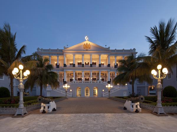 世界10大特色書屋 - 泰姬陵法拉克奴瑪宮酒店(印度 海得拉巴)