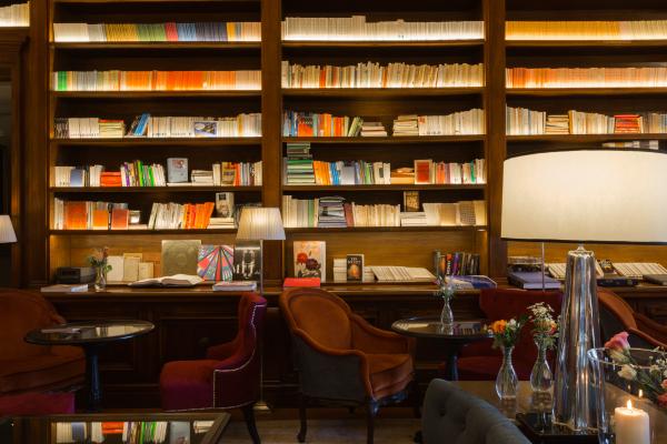 世界10大特色書屋 - 薩爾維緹諾酒店(意大利 佛羅倫斯)