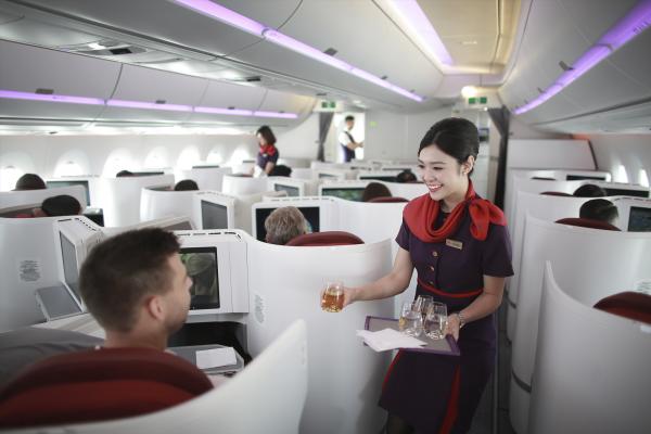 香港航空生日優惠晒冷！ 升艙「買一送一」/免費歎機場貴賓室