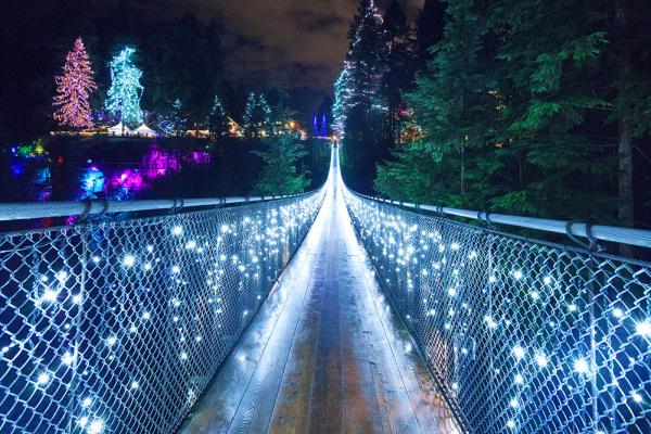 超夢幻星光吊橋！ 溫哥華吊橋公園聖誕美景