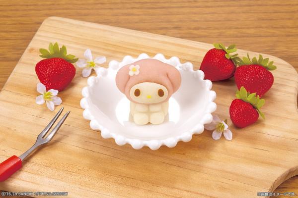 日本推出Hello Kitty/My Melody和菓子 造型可愛得不捨得吃！