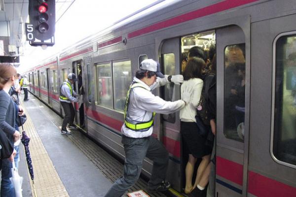 提早上班有蕎麥麵送！ 東京地鐵出招紓緩繁忙時間人潮