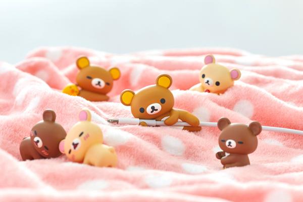 「熊」抱充電線瞓覺唔放手！ 日本推出鬆弛熊手機充電線保護配飾