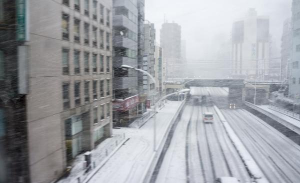 最強寒流覆蓋關東地區氣象廳預料明日東京可能下雪