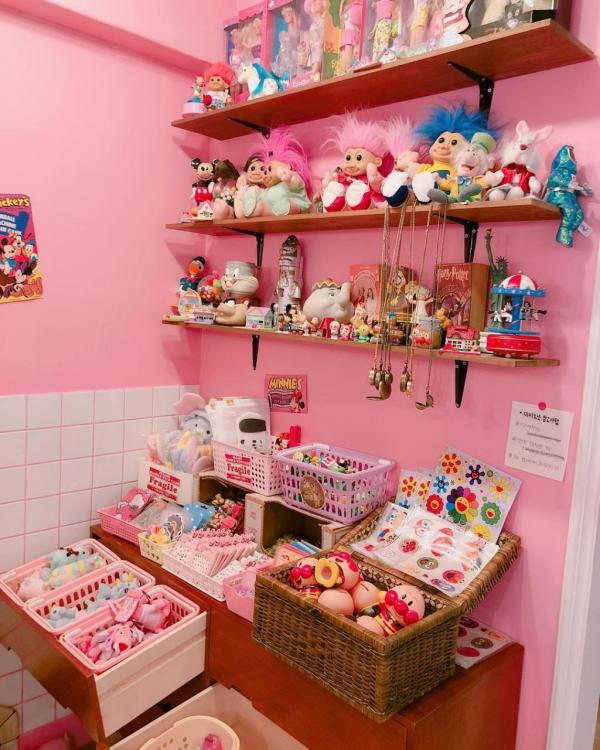 弘大玩具精品粉紅小店 完美還原安仔睡房！