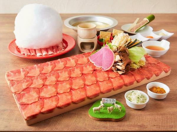 東京火鍋放題店推特別點餐服務 每點一碟肉就附送動物玩具模型