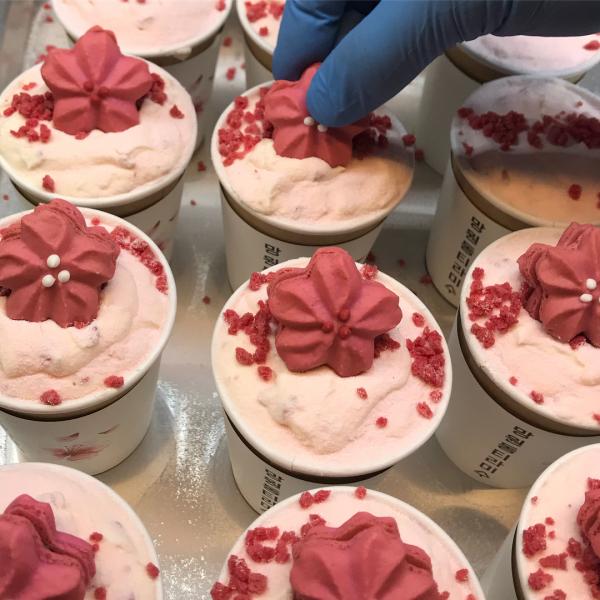 首爾網上人氣甜品店 可愛杯裝草莓Tiramisu！