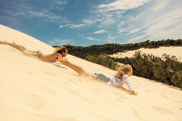昆士蘭獨特好玩體驗！ 踩上機翼打卡+滑沙+黃金海岸馬拉松