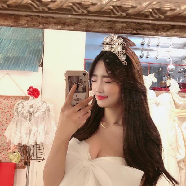 梨大超夢幻公主咖啡店 過百款婚紗+韓服！