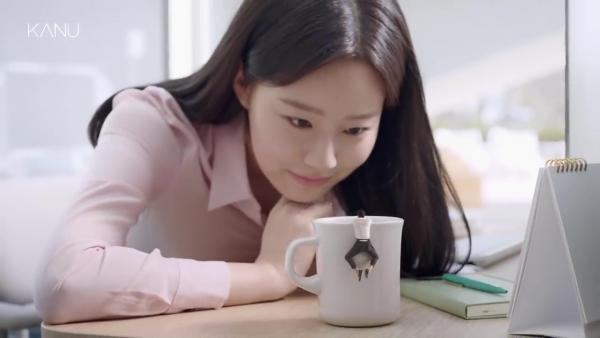 韓國咖啡品牌全新廣告成熱話 孔劉化身杯緣子？