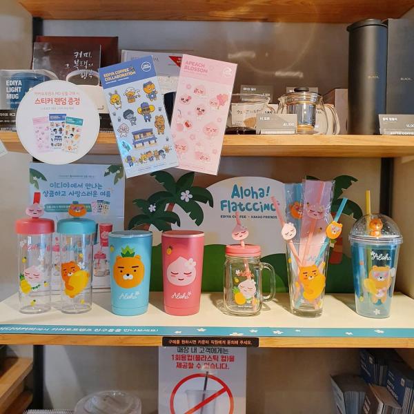 韓國KAKAO聯乘連鎖咖啡店 初夏度假風隨行杯！
