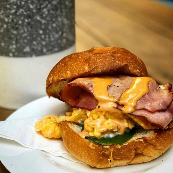 澳洲咖啡店推營多撈麵多士 創意滿分獲選悉尼「2019年最佳三文治」