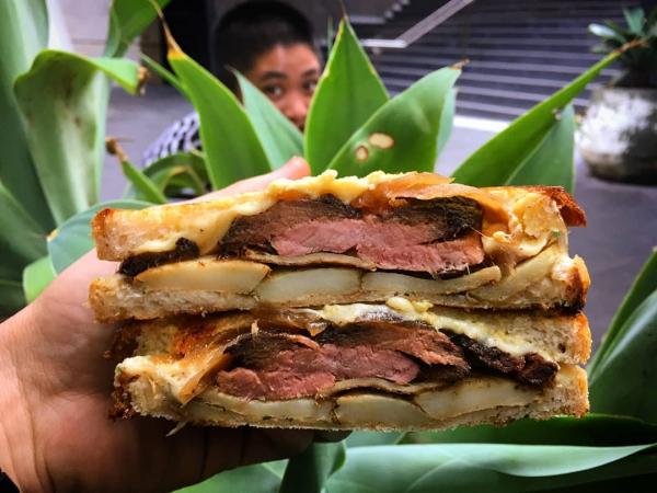 澳洲咖啡店推營多撈麵多士 創意滿分獲選悉尼「2019年最佳三文治」