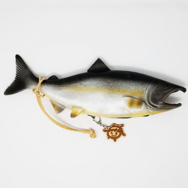 將原條三文魚帶出街！ 北海道三文魚專門店推出獵奇小袋