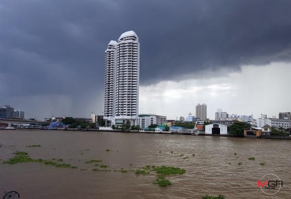 泰國連日狂風暴雨 暴洪預警生效 海岸浪高達3米！