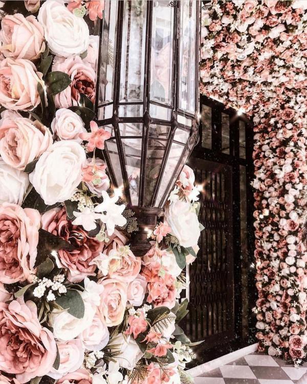 曼谷人氣花花cafe 2萬朵超大型花花打卡牆！