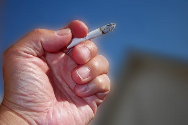 二手煙嚴重危害家人健康 泰國立例在家吸煙或當作家暴