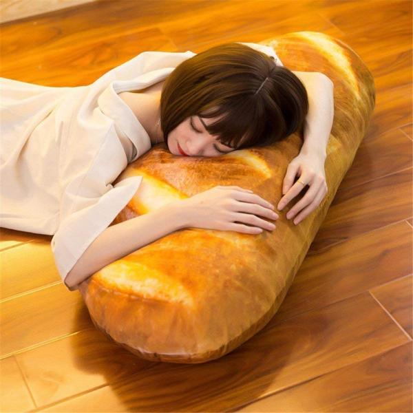 超巨型麵包枕頭陪你訓！ 造型搞笑質感又舒服