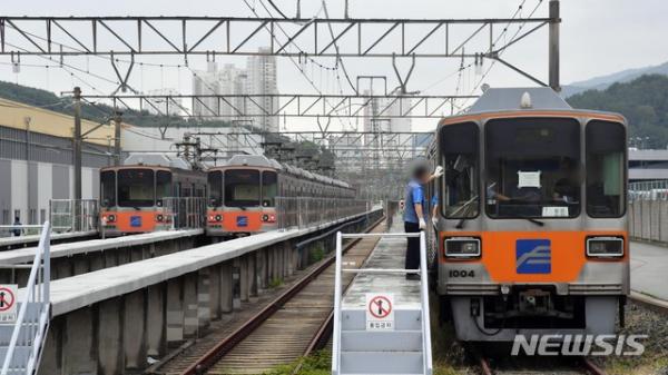 釜山地鐵開展無限期罷工 非繁忙時間班次延遲！