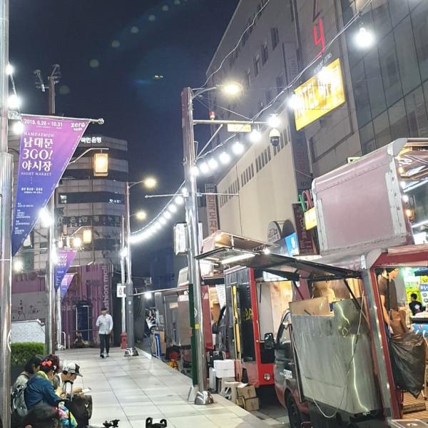首爾南大門「3GO」夜市開幕 13架餐車／手作攤位／音樂表演