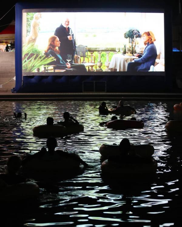 首爾漢江水上電影院即將開幕 漢江上躺著浮床看電影！